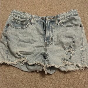Old Navy women’s Light Wash Distressed Denim Cutoff Shorts